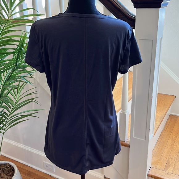 Old Navy Active Go Dry TWO LARGE SHIRTS One is light gray, one is charcoal gray - Picture 3 of 7